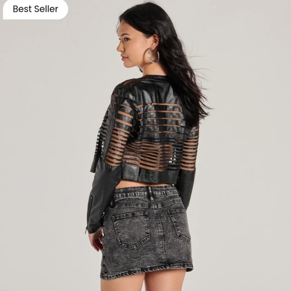 Windsor Black Striped Edgy Leather- Like Cropped Jacket- Very Flattering!! - Picture 5 of 15